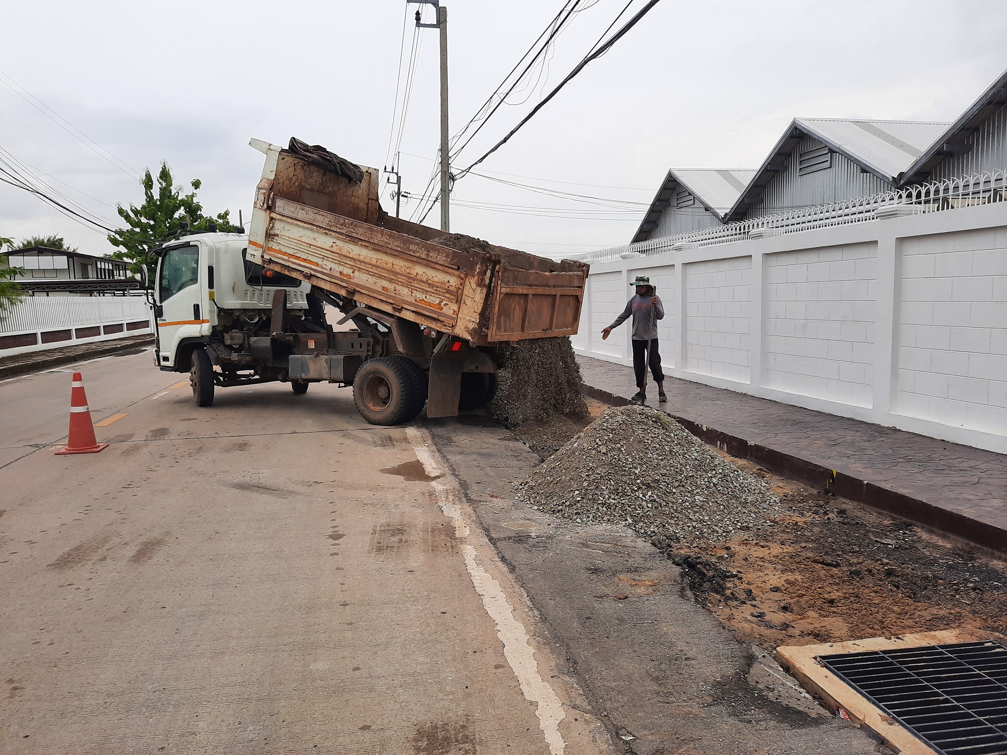 รับเหมาทำถนน